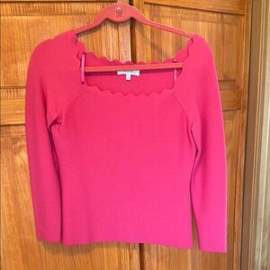 Milly Pink Scalloped Scoop Neck 3/4 length sleeve shirt